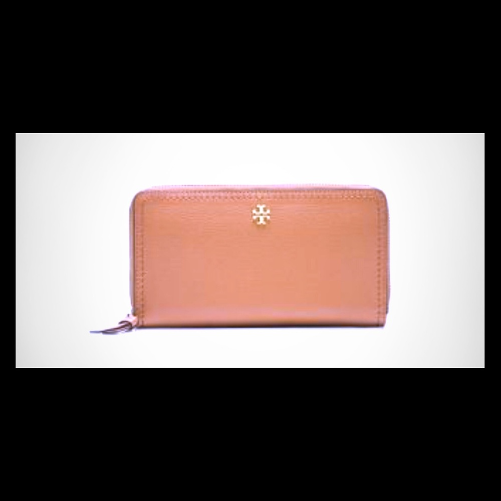 SOLD! NWT Emerson Zip Passport Continental Wallet